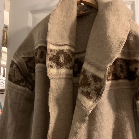 Afghan coat - Picture 5 of 13